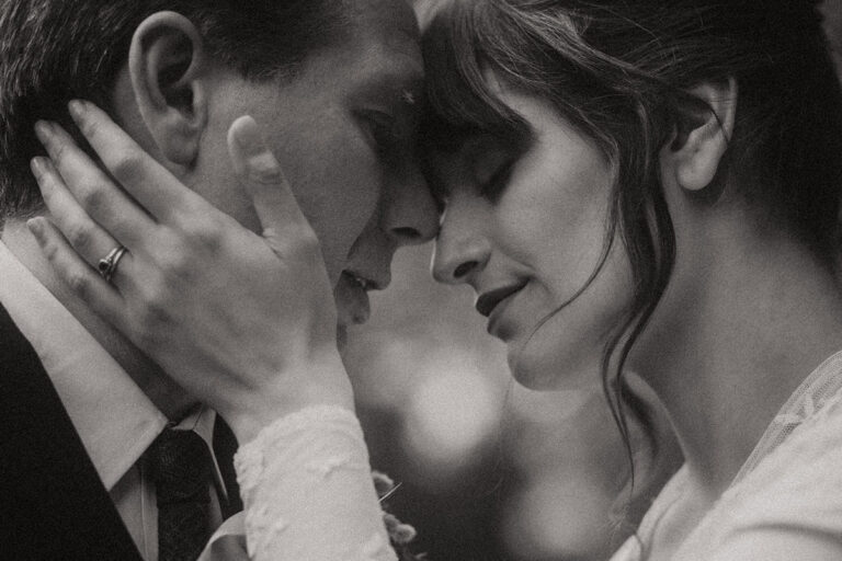 Using an 85mm Lens to Evoke Intimacy In Wedding Portraits